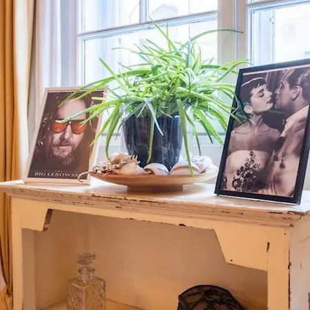 Апартамент Art Piece In Sofia's Center София